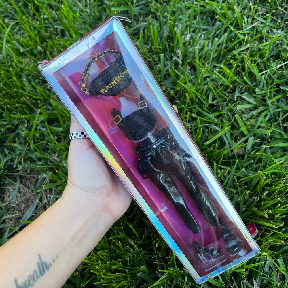 Rainbow High Shadow High Special Edition Ainsley Slater Leather Pants Outfit NEW